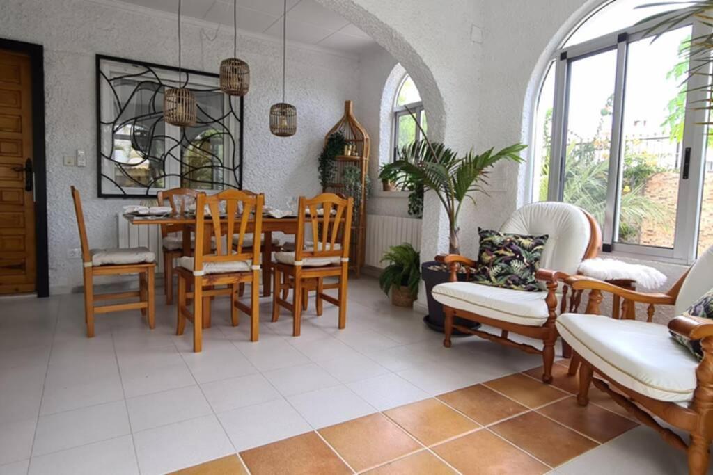 Tropical Paradise Villa In Torrevieja Zewnętrze zdjęcie