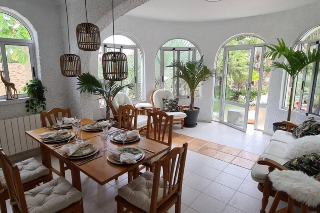 Tropical Paradise Villa In Torrevieja Zewnętrze zdjęcie