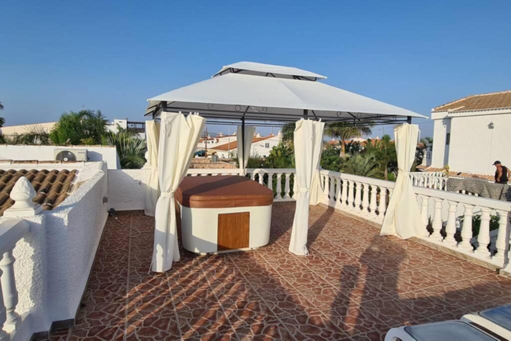 Tropical Paradise Villa In Torrevieja Zewnętrze zdjęcie